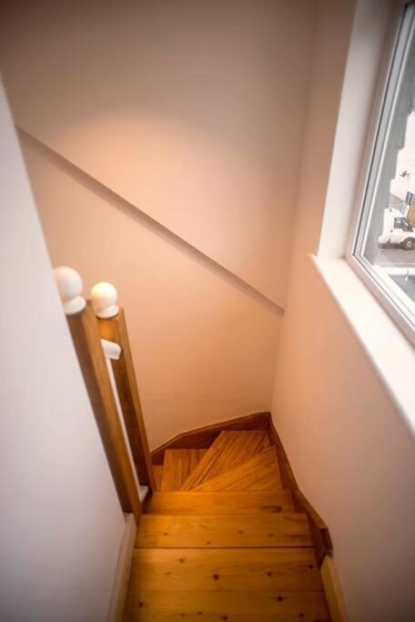 Дом отдыха Three Bedroomed Victorian Family House, Garden