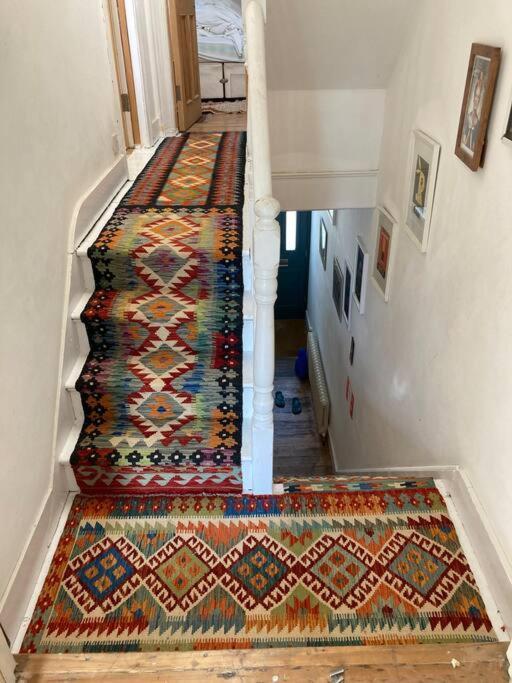 Дом отдыха Three Bedroomed Victorian Family House, Garden Брайтонн