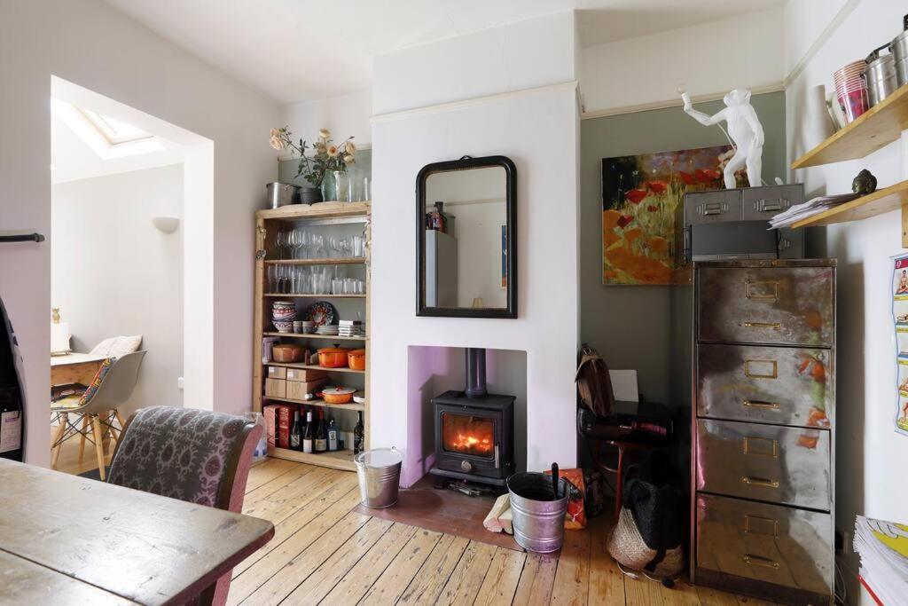Three Bedroomed Victorian Family House, Garden *