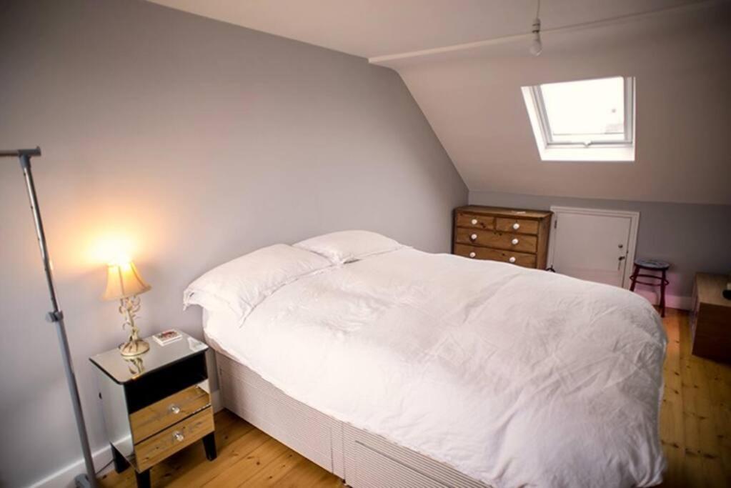 Holiday home Three Bedroomed Victorian Family House, Garden