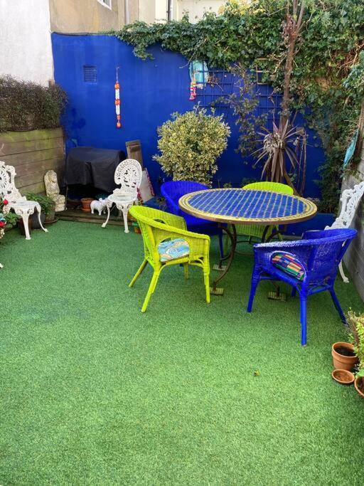 Сasa de vacaciones Three Bedroomed Victorian Family House, Garden